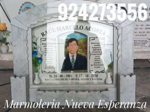 Lápida de Mármol Italiano fondo porcelanato